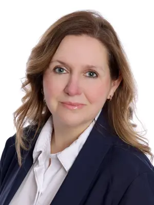 Caroline Rowden Headshot