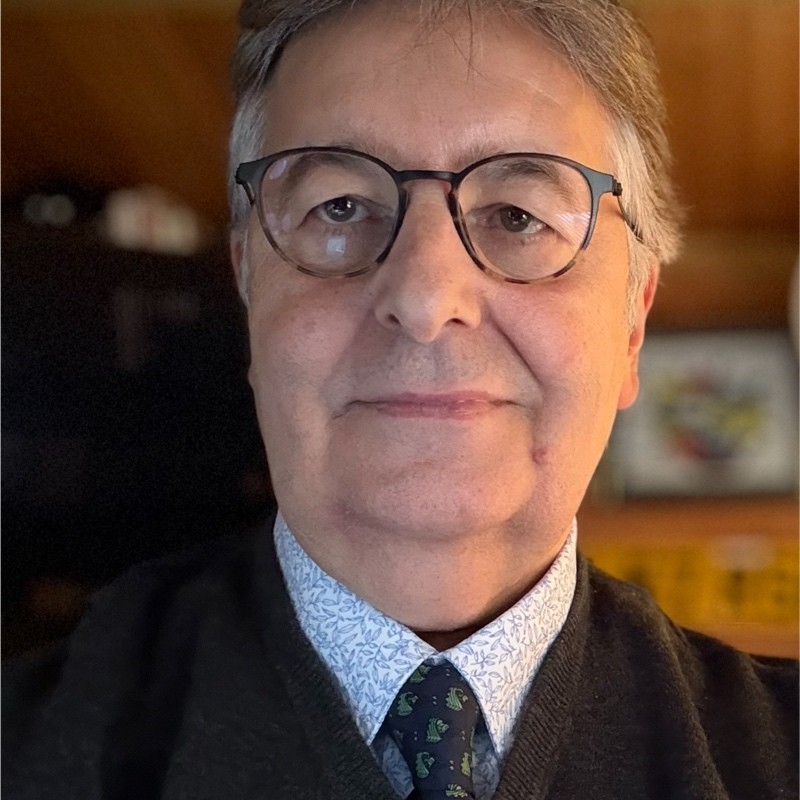 Roberto Lira